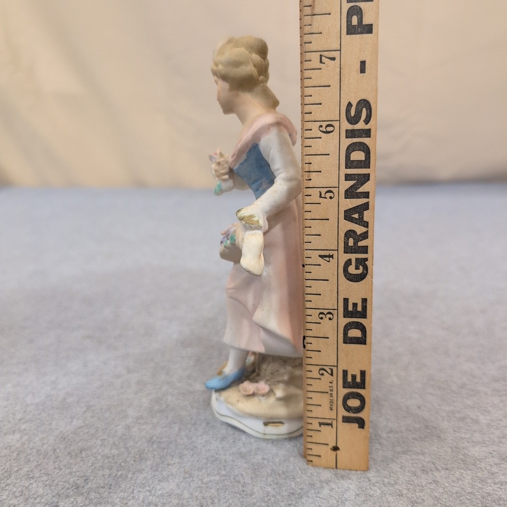 Vintage Porcelain Bisque Woman Figurine with Flower Basket Pink Blue White Decor - Picture 4 of 5